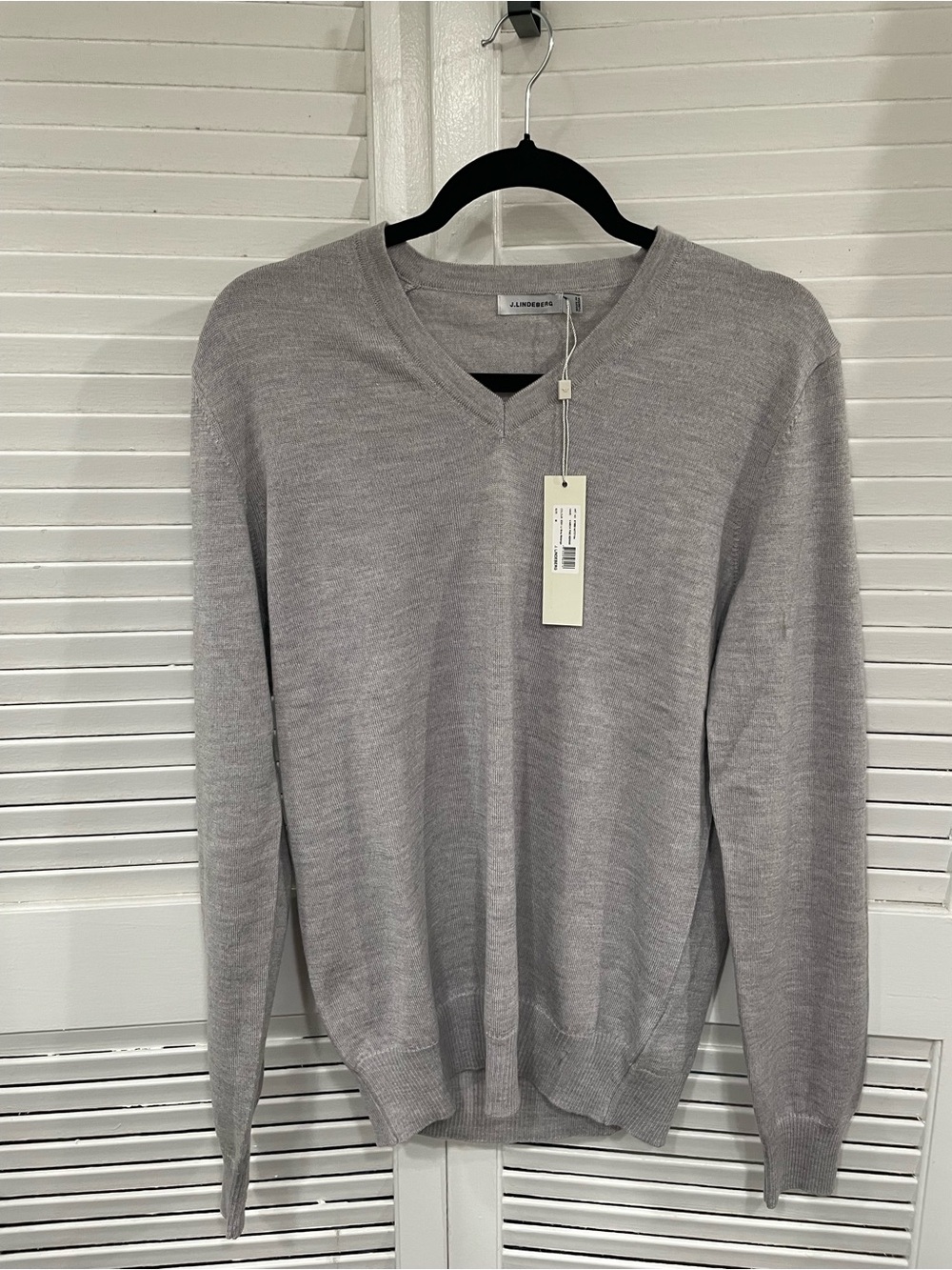 J.Lindeberg NWT V-Neck Sweater in Light Gray 100 percent merino wool